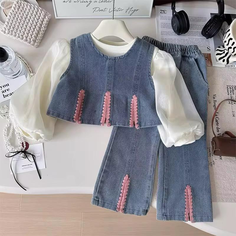 TOP AND JEANS